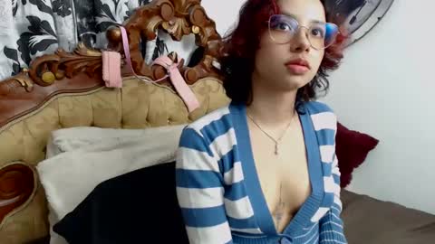 kiaralenon online show from December 5, 2024, 10:45 pm