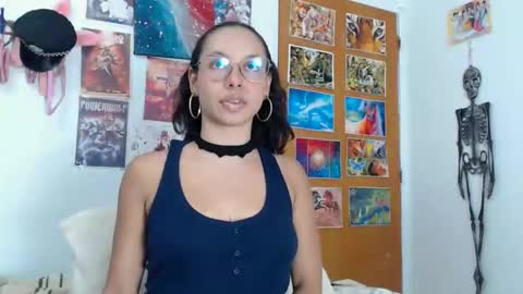 kiaralenon online show from November 21, 2025, 9:24 pm