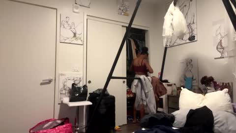 Snapshot of kibrombariu45 chatting on December 30, 2024, 10:10 am HunneysPlayRoom online show from December 30, 2024, 10:10 am