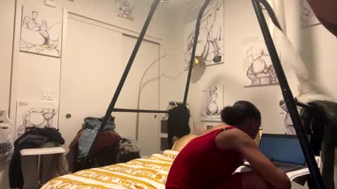 Snapshot of kibrombariu45 chatting on January 5, 2025, 11:37 am HunneysPlayRoom online show from January 5, 2025, 11:37 am