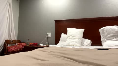 Snapshot of kibrombariu45 chatting on February 21, 2025, 9:24 am HunneysPlayRoom online show from February 21, 2025, 9:24 am