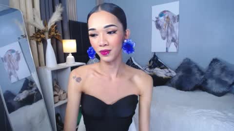 kieramoore online show from January 13, 2025, 5:55 am