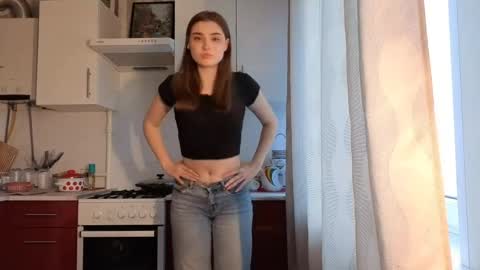 Ola my name is Lissa  Lets hit 10 Thumbs Up together   online show from April 6, 2026, 2:40 pm