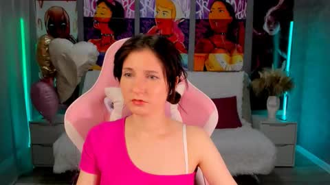 Kika online show from March 18, 2026, 6:33 pm