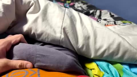 kike572183 online show from April 21, 2026, 12:01 am