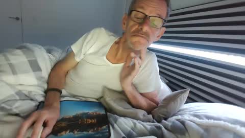 kiki3366 online show from November 25, 2025, 9:20 am