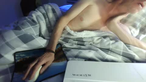 kiki3366 online show from February 6, 2026, 4:28 am