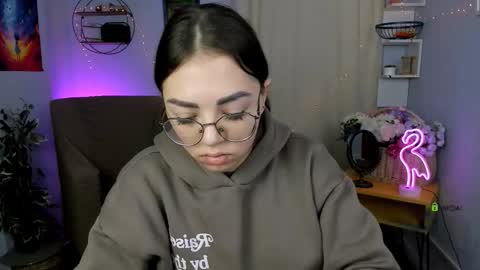 kiki_swan online show from January 19, 2026, 6:50 am