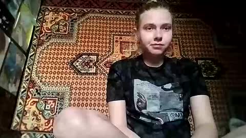 Snapshot of kikibang_ chatting on October 13, 2025, 9:42 am kikibang_ online show from October 13, 2025, 9:42 am