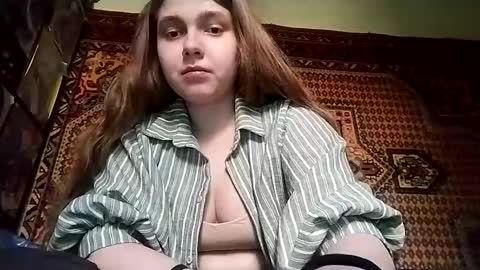 kikibang_ online show from February 4, 2026, 8:53 am