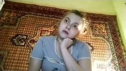 kikibang_ online show from April 6, 2026, 7:04 pm