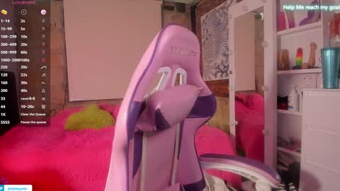 Snapshot of kikilepetite chatting on January 24, 2025, 8:32 pm kiki online show from January 24, 2025, 8:32 pm