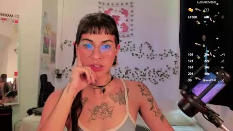 Bella online show from June 24, 2026, 10:20 pm