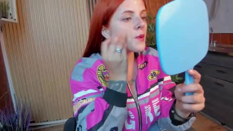 Snapshot of kim_brown_ chatting on February 20, 2025, 12:25 pm Kim online show from February 20, 2025, 12:25 pm