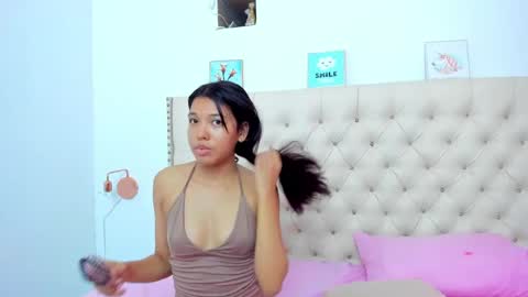 Snapshot of kim_eli chatting on January 3, 2025, 7:39 pm kim_eli online show from January 3, 2025, 7:39 pm