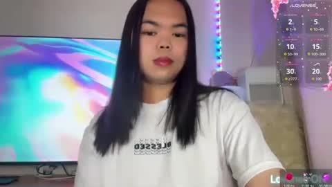 Snapshot of kim_kyile chatting on November 18, 2025, 12:53 pm KYLIE online show from November 18, 2025, 12:53 pm