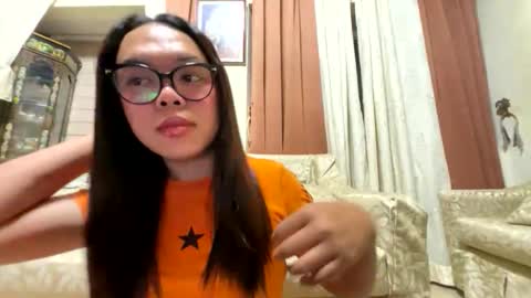 KYLIE online show from April 12, 2026, 2:33 pm