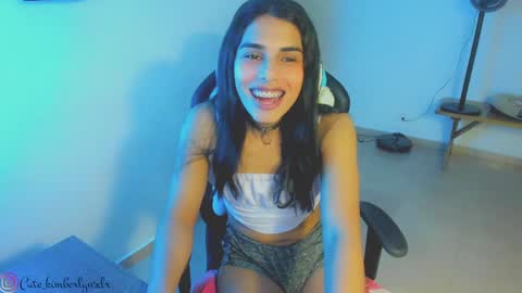 Snapshot of kim_wexler chatting on January 23, 2025, 11:47 pm OnlyFans kimberlywexlr online show from January 23, 2025, 11:47 pm