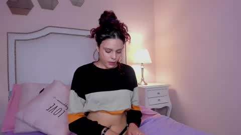 April online show from November 6, 2025, 8:32 pm