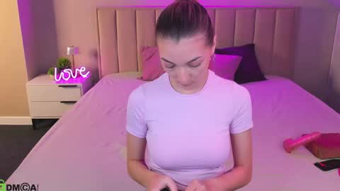 kimberlly_smith online show from May 19, 2026, 12:16 am