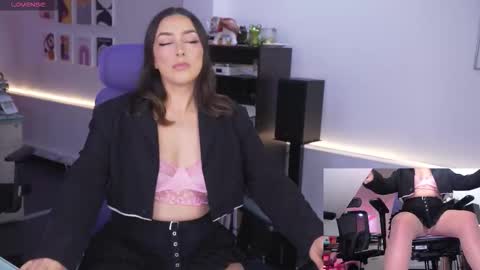 Kimberly 1200-1900 GMT-5 online show from February 24, 2026, 5:11 pm