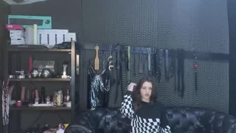  KIMBERLY SWAN  online show from December 17, 2025, 12:38 am