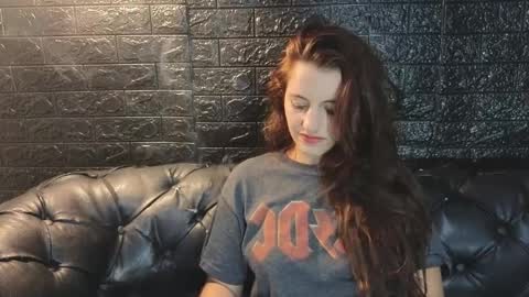  KIMBERLY SWAN  online show from April 9, 2026, 10:48 pm