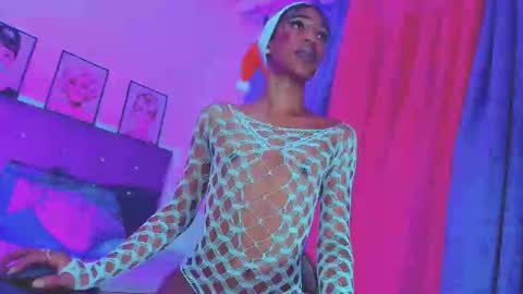 Your Queen KIM online show from December 24, 2024, 3:26 pm