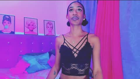 Your Queen KIM online show from January 4, 2025, 2:14 am