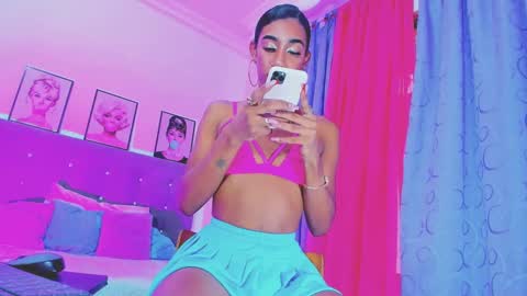 Your Queen KIM online show from February 16, 2025, 4:10 pm