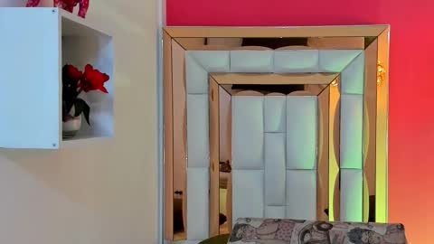 Snapshot of kimberly_xoxo_3 chatting on December 2, 2025, 7:20 pm online show from December 2, 2025, 7:20 pm