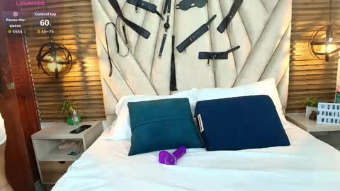 kimberlyfox_t online show from November 10, 2025, 12:48 pm