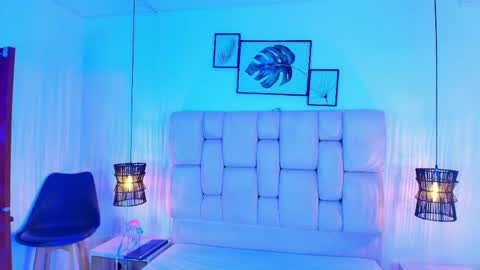 kimberlyfox_t online show from May 20, 2026, 12:33 pm