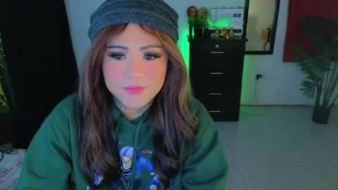 Kimberly Polizzi     online show from October 25, 2025, 2:52 am