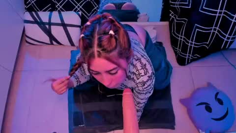 kendall online show from April 18, 2026, 2:26 am