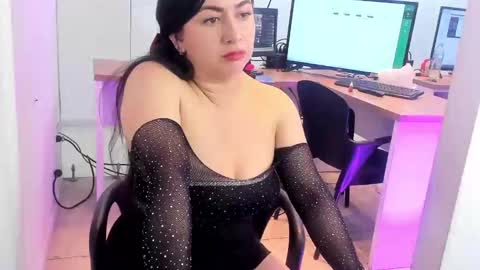 Camila online show from September 20, 2025, 4:02 am