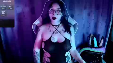 Snapshot of kimlennox_ chatting on September 18, 2025, 1:35 pm online show from September 18, 2025, 1:35 pm