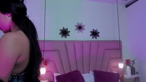 kimluna1 online show from February 16, 2026, 3:35 am