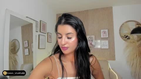 Kim  online show from January 21, 2025, 3:48 am