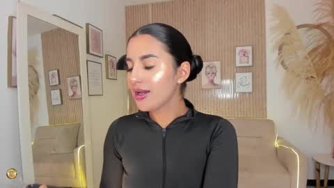 Kim  online show from February 2, 2025, 5:04 pm