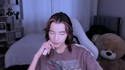 Snapshot of kimm_wong chatting on June 3, 2026, 3:53 am kimm wong online show from June 3, 2026, 3:53 am