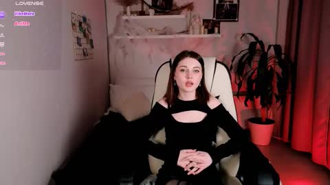Snapshot of kimmie_shine chatting on October 25, 2025, 2:13 pm Your Kimmie follow me online show from October 25, 2025, 2:13 pm