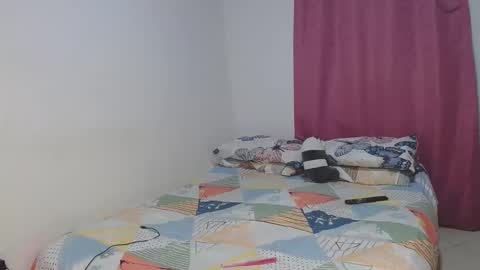 kimmy94192 online show from January 22, 2025, 11:56 am