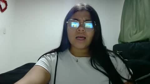 Snapshot of kimmy_kimmy_ chatting on October 29, 2025, 12:02 am Kimmy online show from October 29, 2025, 12:02 am