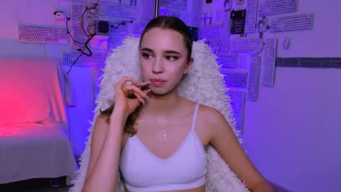 kimporins online show from April 17, 2026, 7:44 am