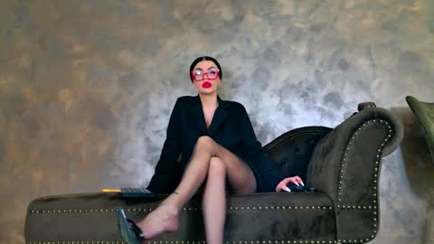 Kim Wilmes online show from May 16, 2026, 2:16 pm