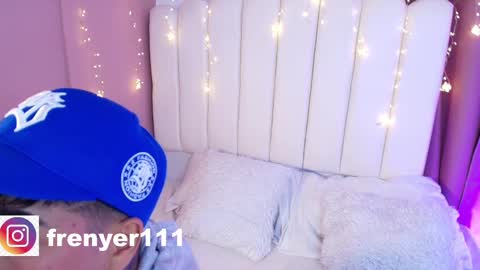 Snapshot of king_azahell chatting on February 21, 2025, 5:13 am king help me reach 100 likes online show from February 21, 2025, 5:13 am