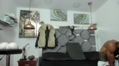 HOT MEN BLACK online show from December 29, 2024, 1:24 am