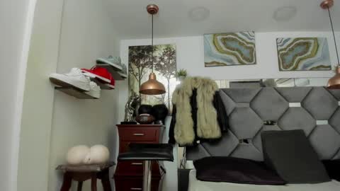 HOT MEN BLACK online show from February 14, 2025, 4:52 pm