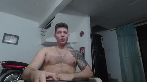 Snapshot of king_russo chatting on September 18, 2025, 12:45 am king_russo online show from September 18, 2025, 12:45 am